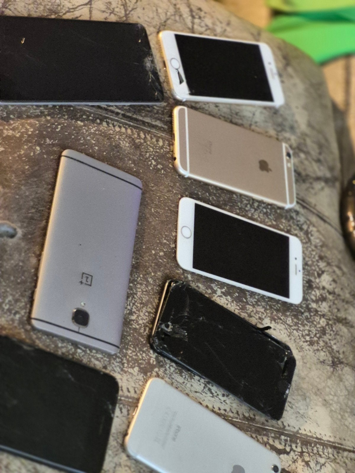 Partij defecte iPhones (8, 10, 6, 6S) voor onderdelen, Ophalen