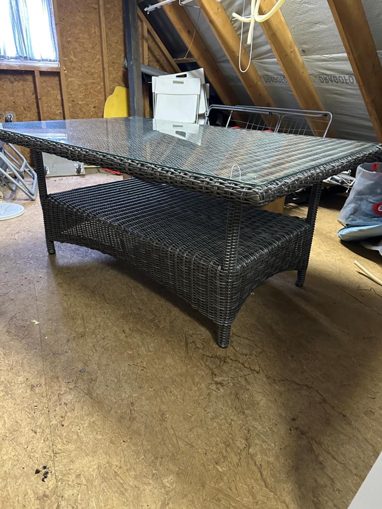 Rieten. Tuin tafel met glasplaat, Tuin en Terras, Ophalen, Zo goed als nieuw, Rechthoekig