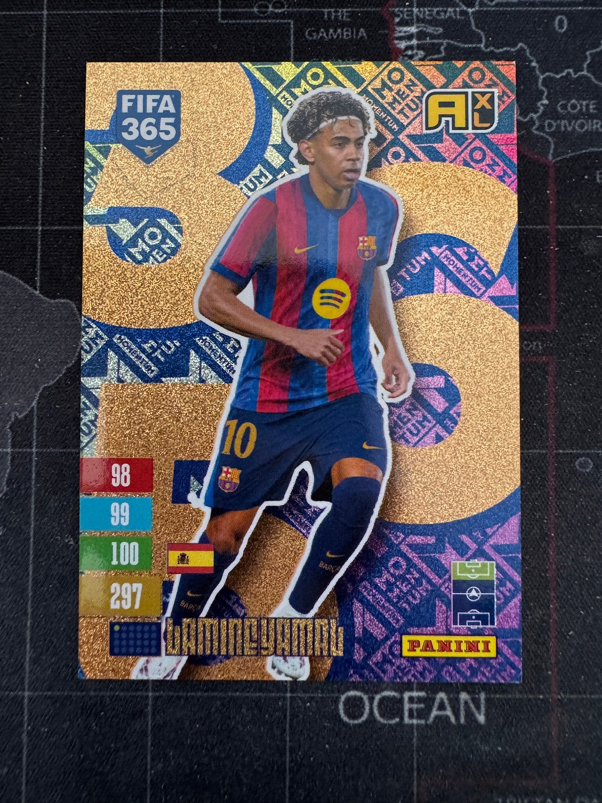 Panini FIFA 365 Adrenalyn XL 2027 - Lamine Yamal Momentum, Ophalen of Verzenden, Nieuw, Buitenlandse clubs, Poster, Plaatje of Sticker