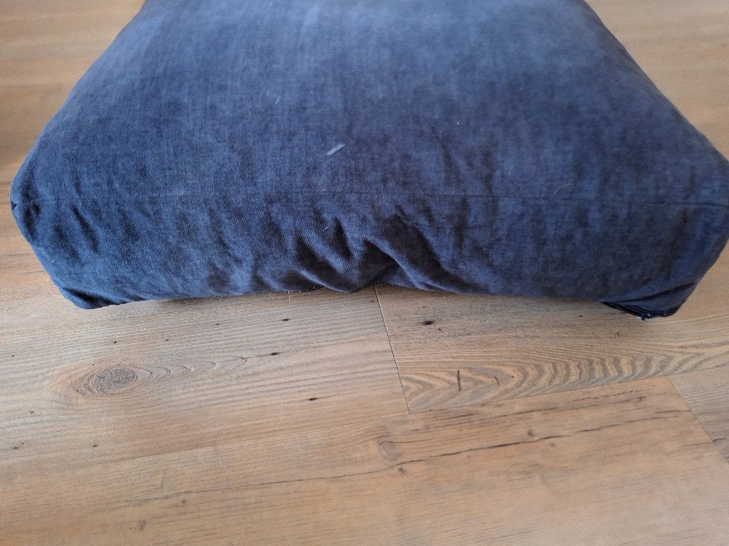 Hondenkussen met uitwasbare hoes grijs van made bij Lotte, Dieren en Toebehoren, Designed by Lotte, Ophalen of Verzenden, Zo goed als nieuw