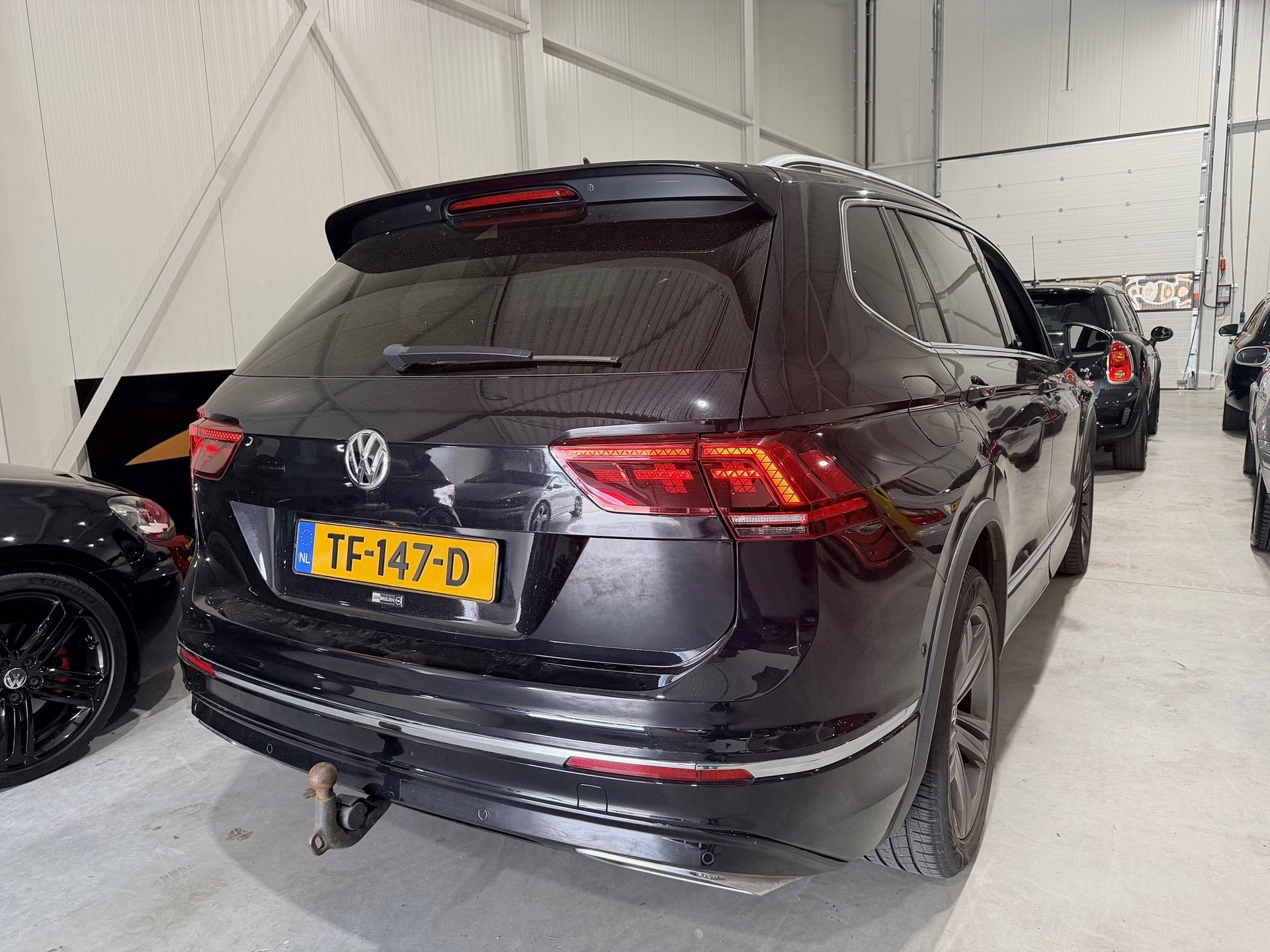 Volkswagen Tiguan Allspace 2.0 TSI 4Motion R 7P ( EX BTW ), Auto's, Volkswagen, Gebruikt, 1984 cc, Zwart, Bedrijf