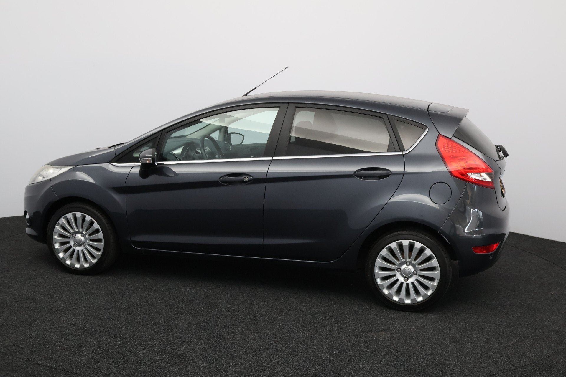 Ford Fiesta 1.6 Titanium /D-Riem Verv. 176.000KM! /Climat /C, Auto's, Voorwielaandrijving, 1596 cc, Stof, Origineel Nederlands
