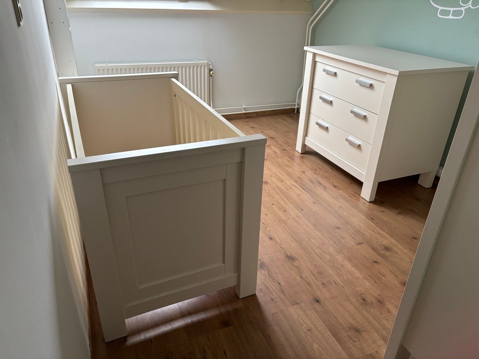 Complete babykamer: Ledikant, Commode, legplank en Kast, Ophalen, Gebruikt, 50 tot 70 cm, 105 cm of meer