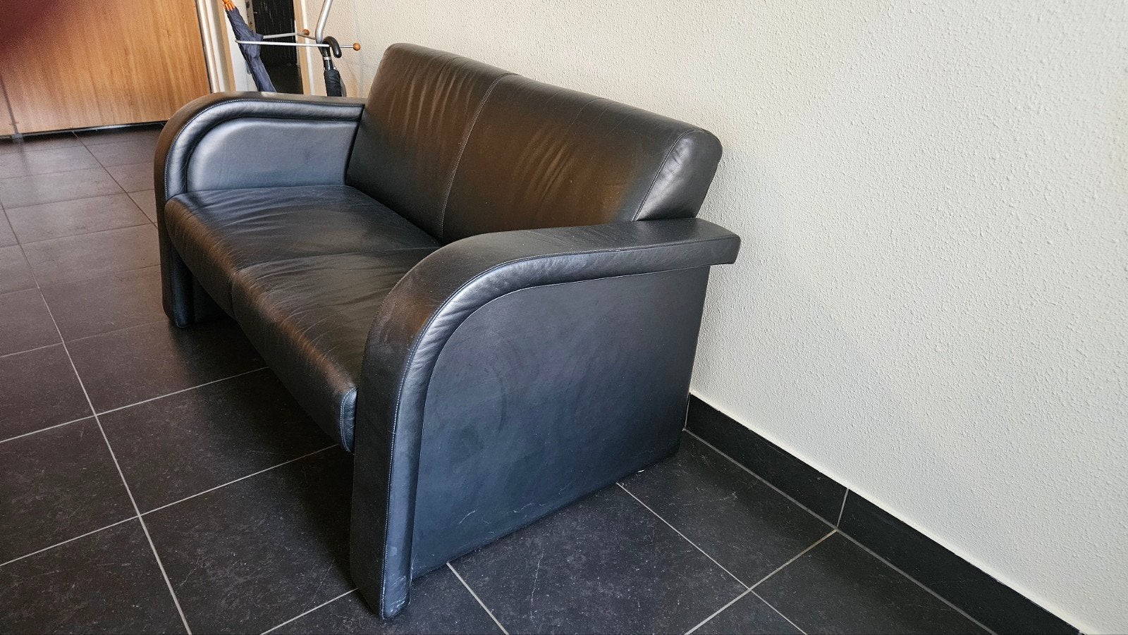 zwart leren bankje zgan, Ophalen, Tweepersoons, 75 tot 100 cm, Zo goed als nieuw