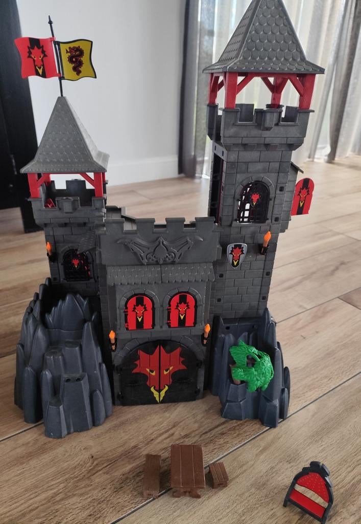 Playmobil ridderkasteel met veel poppetjes en aanvalstoren, Ophalen of Verzenden, Gebruikt