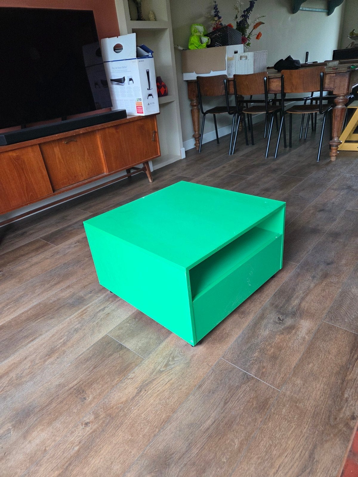 Groene salontafel met wieltjes - Modern en praktisch, Huis en Inrichting, Tafels | Salontafels, Ophalen of Verzenden