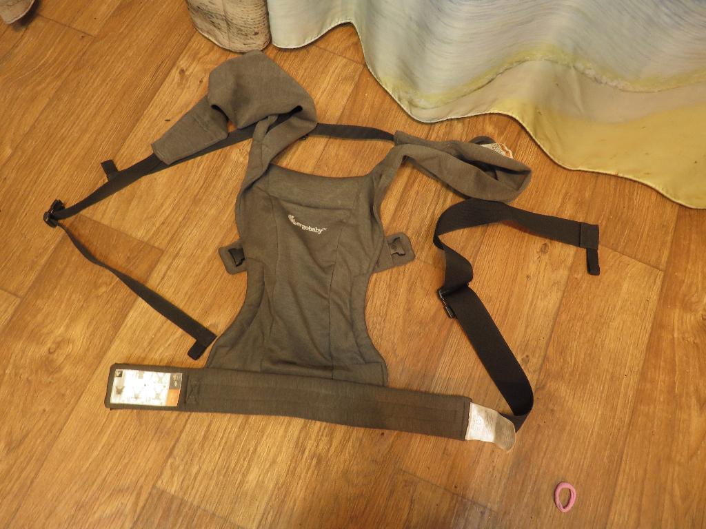 Ergobaby ermbrace draagzak grijs, Kinderen en Baby's, Overige merken, Gebruikt, Ophalen of Verzenden, Buik