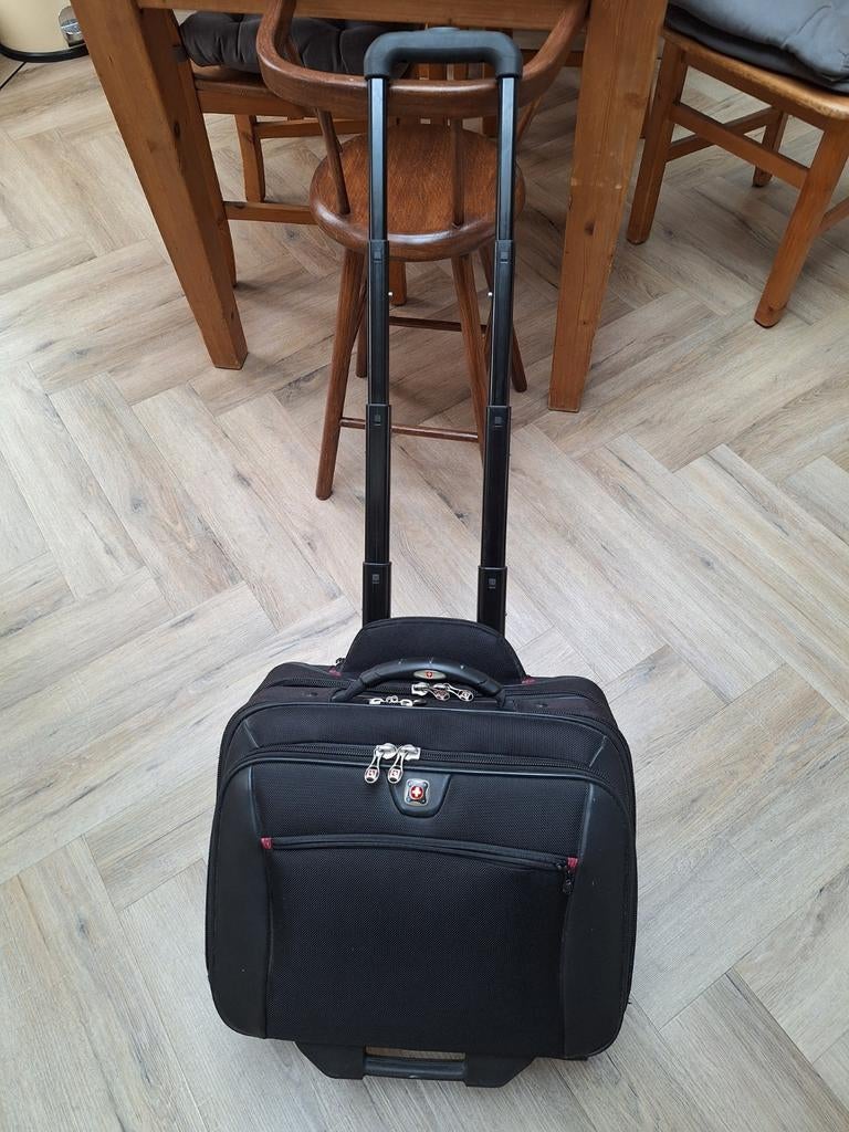 Wenger Aktetas / Laptoptas Trolley - Zwart, 40 tot 60 cm, Wieltjes, Gebruikt, 20 tot 30 cm