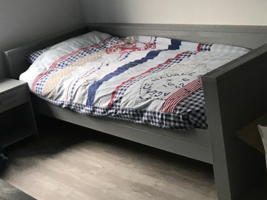 Eenpersoonsbed Wood Dennis grijs 90x200, Ophalen, Gebruikt, 90 cm, Eenpersoons
