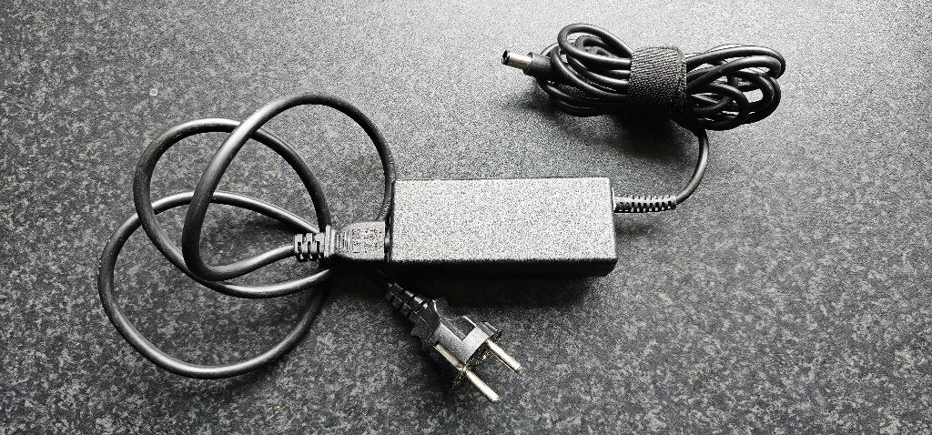 Originele HP voeding/oplader, Computers en Software, Laptop-opladers, Ophalen of Verzenden, Zo goed als nieuw, Hp
