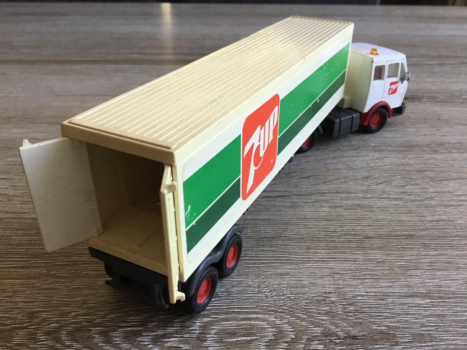 Matchbox Super Kings K-120 7UP Vrachtwagen (1973), Ophalen of Verzenden, Gebruikt
