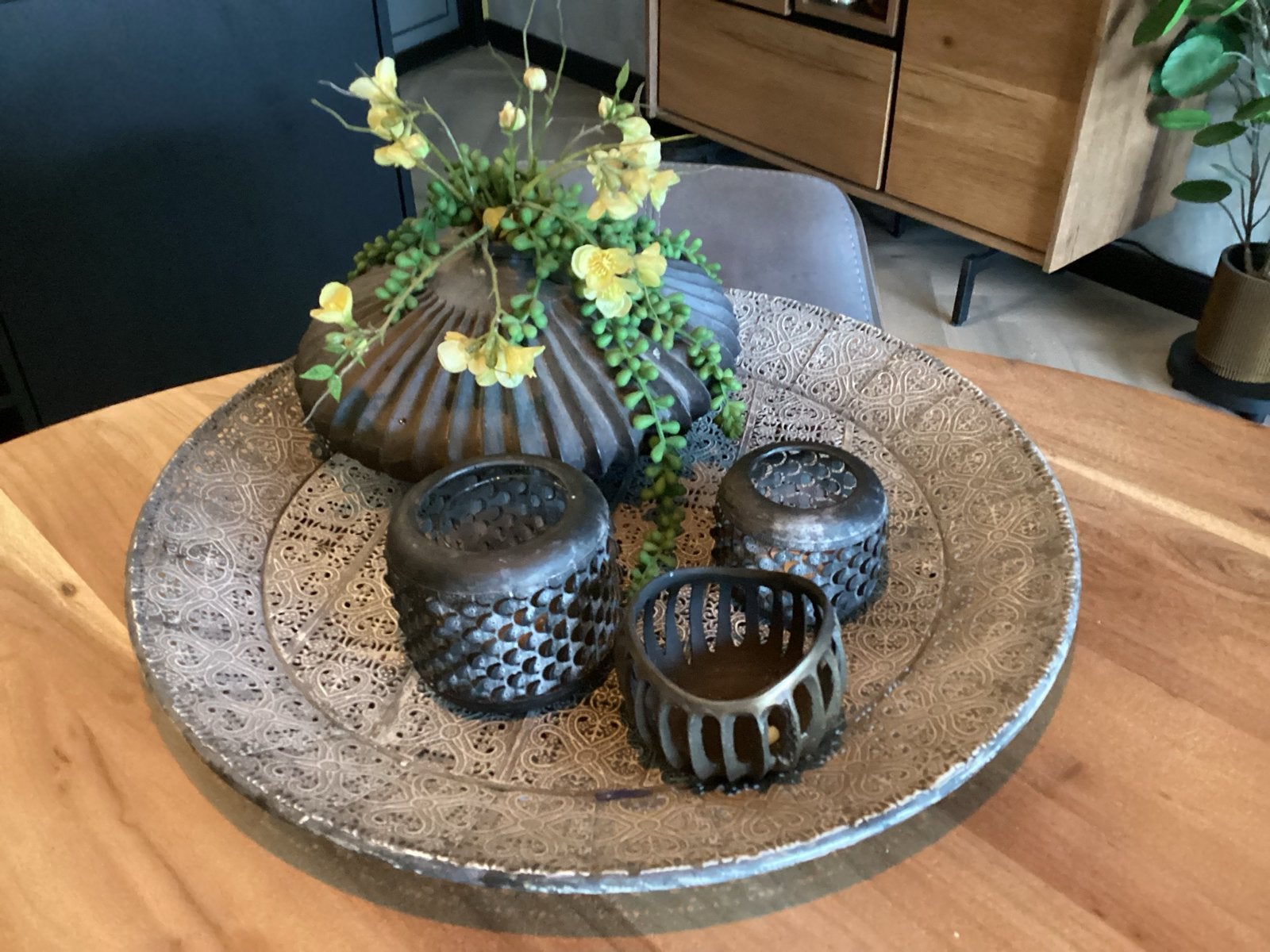 Decoratieve schaal met waxinelichthouders en kunstplant, Ophalen, Gebruikt, Waxinelichthouder, Metaal