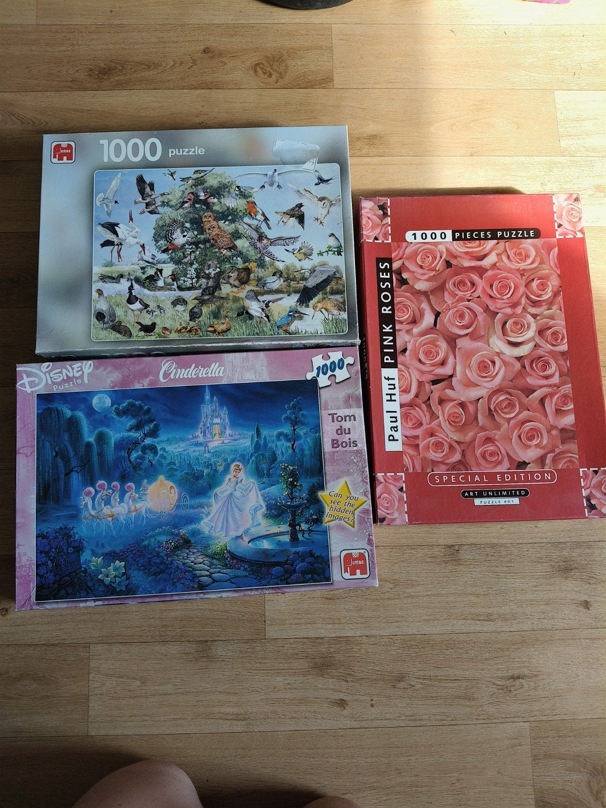 3 Legpuzzels van 1000 stukjes: Disney, Vogels, Rozen, Ophalen of Verzenden, 500 t/m 1500 stukjes, Gebruikt, Legpuzzel