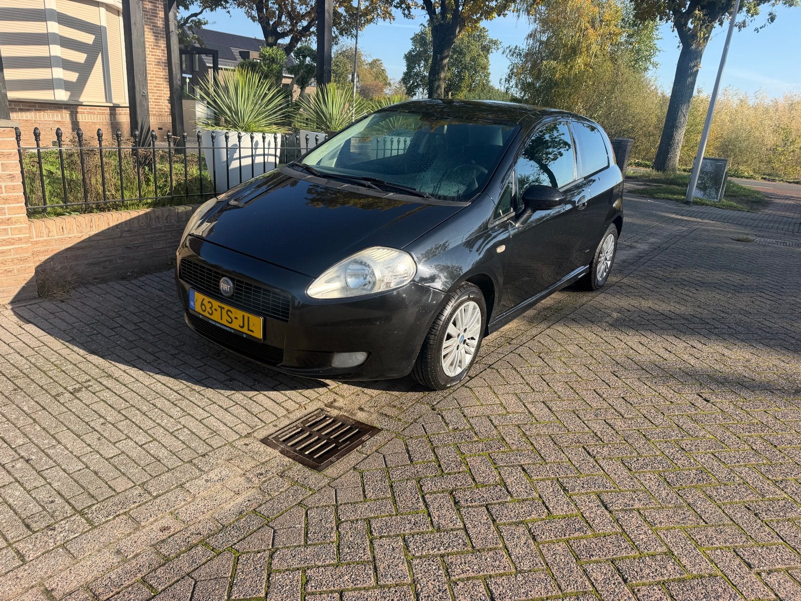 Fiat Punto 1.4 16V 3DR 2007 Zwart, Auto's, Voorwielaandrijving, 40 €/maand, Zwart, Origineel Nederlands
