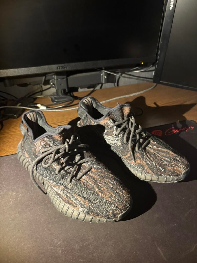 Adidas yeezy’s 350 v2 mx rock, Kleding | Heren, Schoenen, Ophalen of Verzenden, Zo goed als nieuw, Zwart