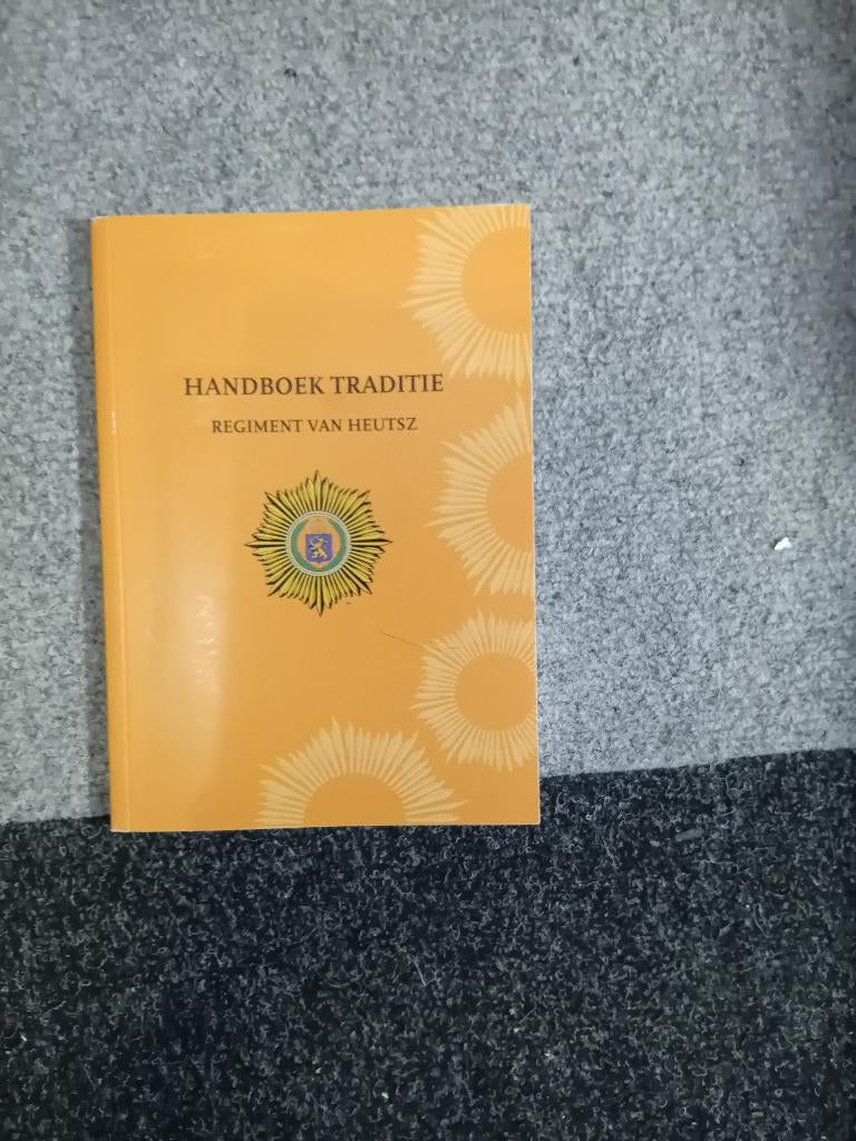 technische handboeken, Verzenden, 1945 tot heden, Zo goed als nieuw, Landmacht