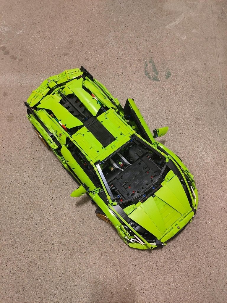 Foto 3 van Lego technic 42115 Lamborghini Sian FKP 37