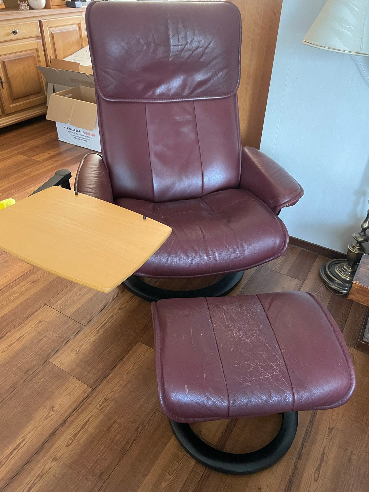 Stressless fauteuil met afneembare tafel en voetenbank, Huis en Inrichting, Fauteuils, Ophalen, Gebruikt, Leer, 75 tot 100 cm