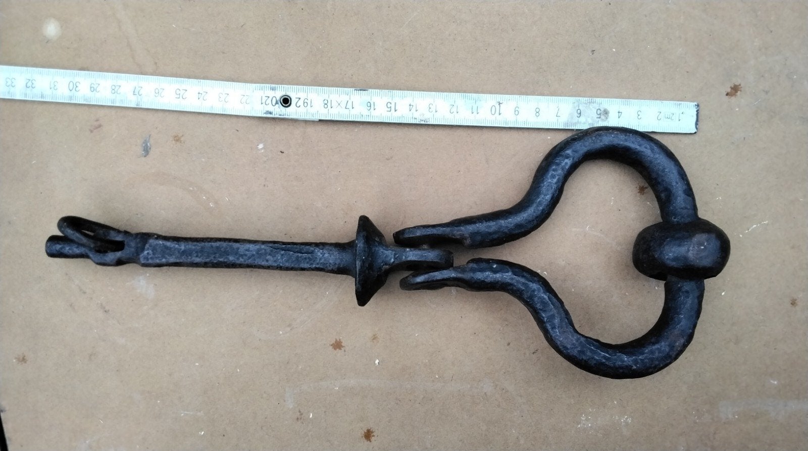 Antieke Middeleeuwse Smeedijzeren Deur- poort-klopper - 2,2, Ophalen of Verzenden