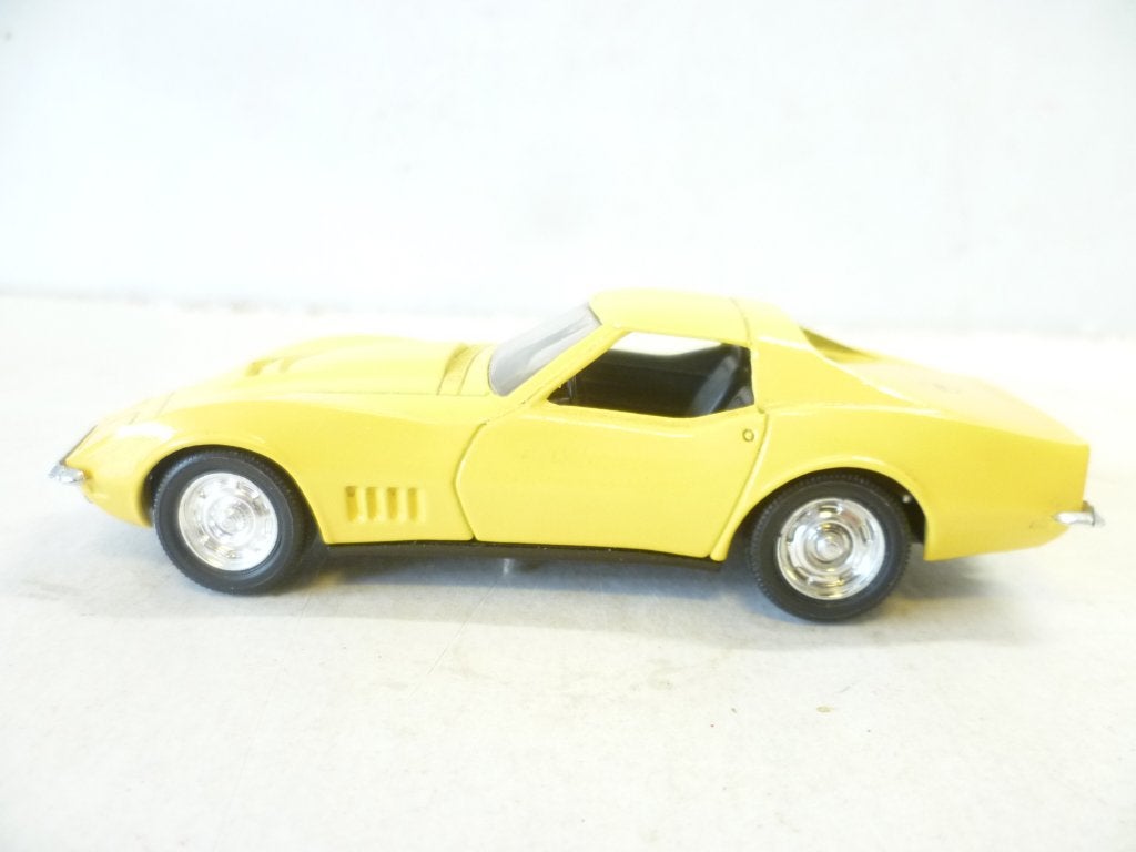 Solido Chevrolet Corvette kleur geel 1:43 modelauto ., Ophalen of Verzenden, Nieuw, Auto, Solido