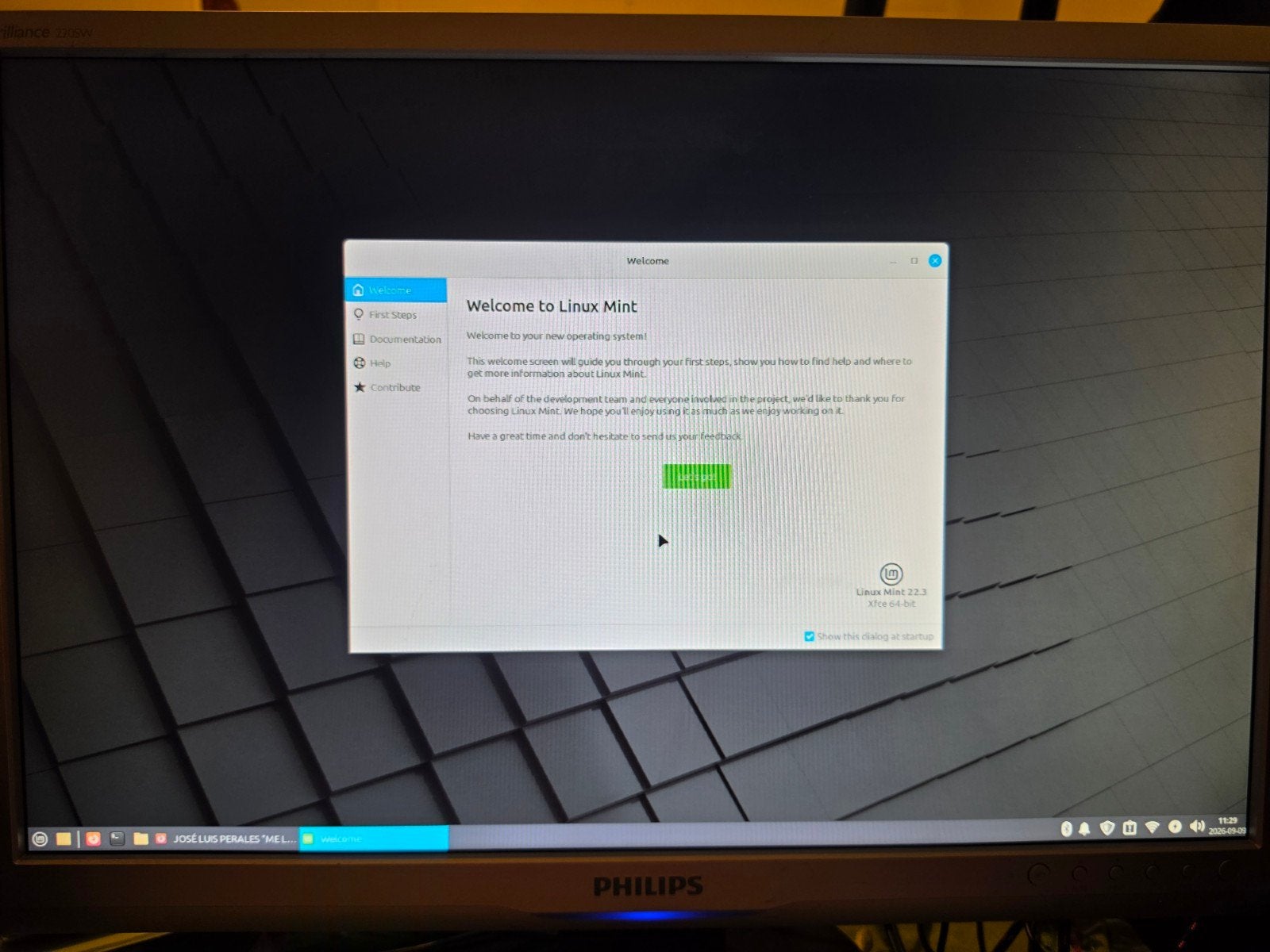 Foto 14 van Complete PC Set: Dell Desktop (SSD + 2TB HDD) + Display