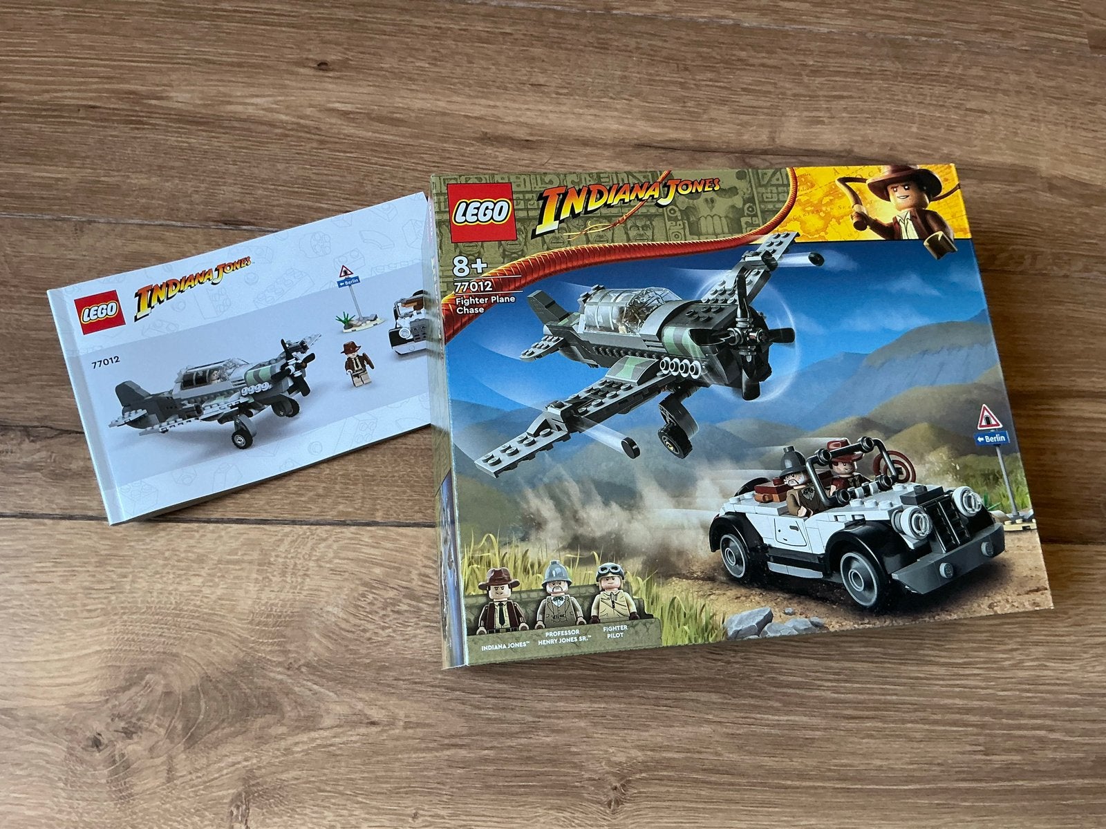 LEGO Indiana Jones 77012 Jachtvliegtuig Achtervolging, Ophalen of Verzenden, Zo goed als nieuw