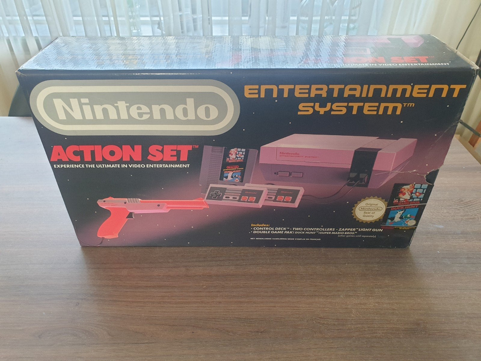 Nintendo nes action set, Ophalen of Verzenden, Zo goed als nieuw, Met 2 controllers