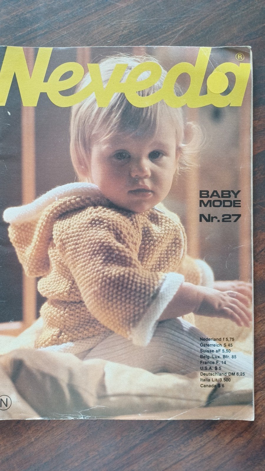 Vintage,  Nevada, baby breiboek nr 27, Ophalen of Verzenden, Zo goed als nieuw, Breien, Patroon of Boek