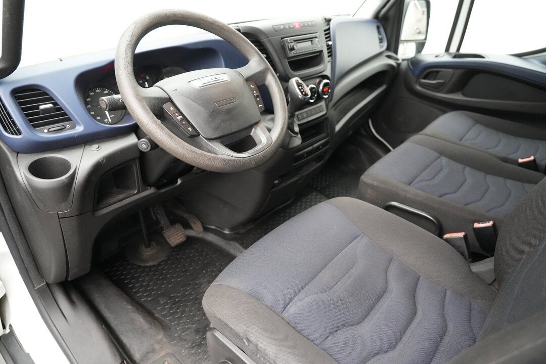Iveco Daily 35S14 4X2 Gesloten bak Automaat Laadklep Zijdeur, Auto's, Automaat, Gebruikt, Iveco, Wit