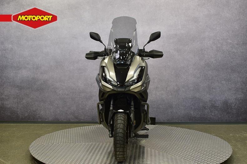Honda ADV 350 (bj 2025), Scooter, Honda Motor Europe, Bedrijf, Crystal Bldng B-Unit B11.2 Rivium Blv200
2909 LK  Capelle aan den IJsel, NL
