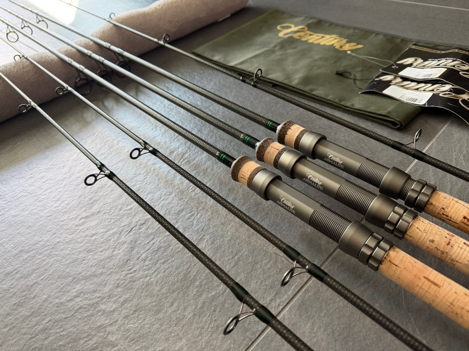 3 x Century Armalite MK3 Cork 10ft 2,75lbs ZO GOED ALS NIEUW, Watersport en Boten, Hengelsport | Karpervissen, Ophalen, Zo goed als nieuw