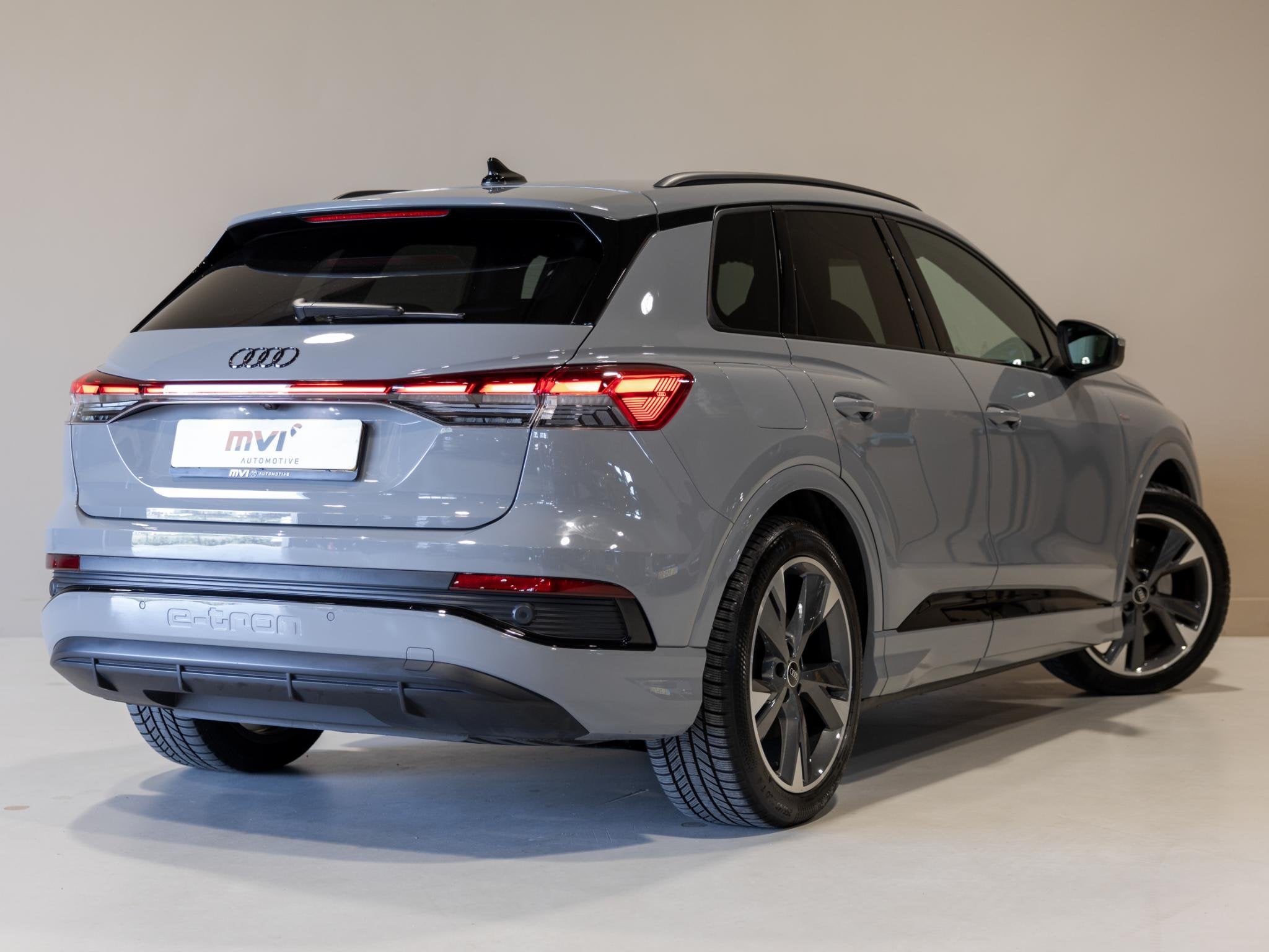 Audi Q4 e-tron 40 Launch edition S Competition 77 kWh SOH 94, Auto's, Automaat, Dealer onderhouden, Achterwielaandrijving, Gebruikt