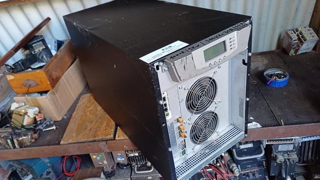 Eaton UPS / Off grid power supply 8kW, Hobby en Vrije tijd, Elektronica-componenten, Zo goed als nieuw, Ophalen of Verzenden