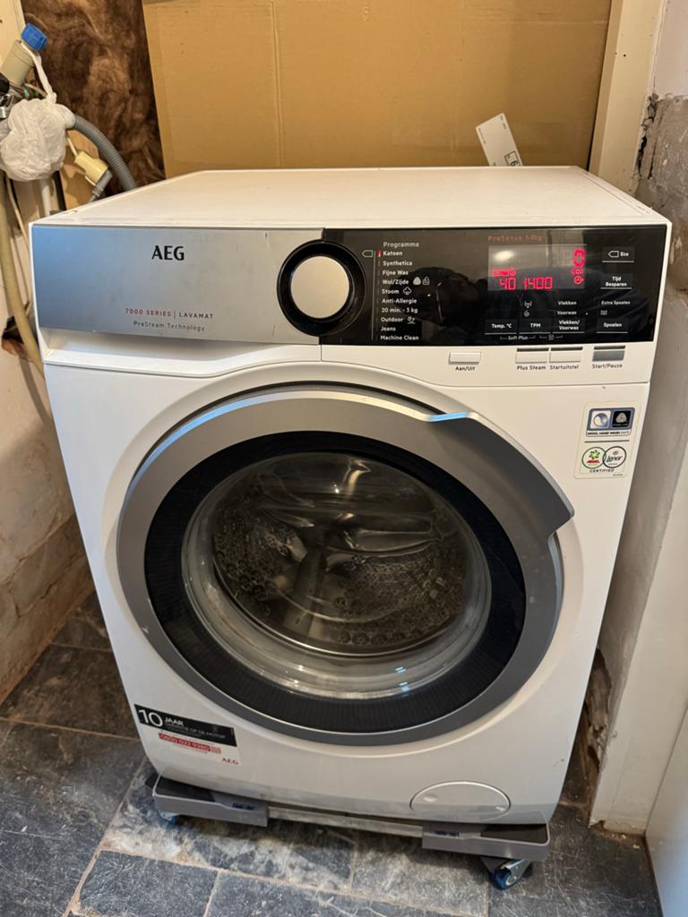 AEG Lavamat 7000 Series Wasmachine - Lekt licht, Ophalen, 1200 tot 1600 toeren, Gebruikt, 8 tot 10 kg