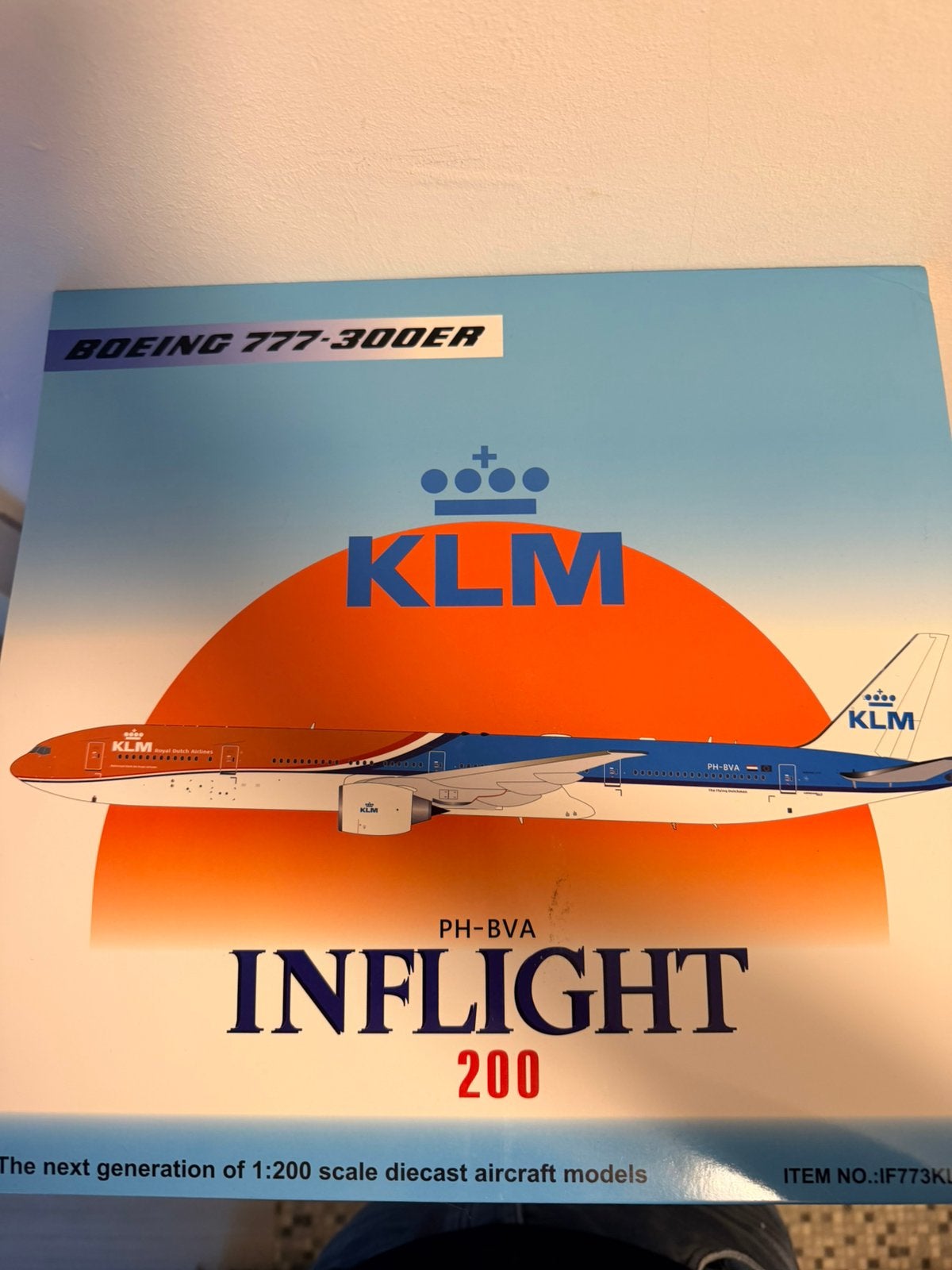 KLM Boeing 777-300ER PH-BVA “Orange Pride” – 1:200, Verzamelen, Ophalen of Verzenden, Zo goed als nieuw, Schaalmodel