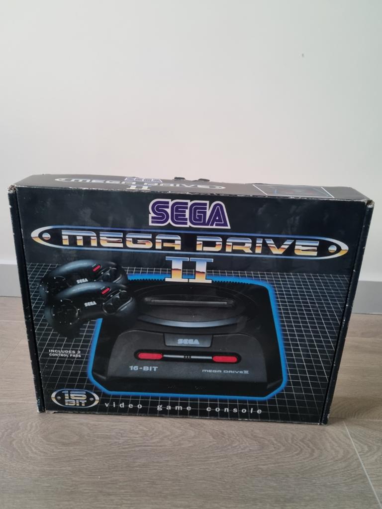 Sega Megadrive II compleet in doos!, Spelcomputers en Games, Spelcomputers | Sega, Mega Drive, Met 2 controllers, Ophalen of Verzenden