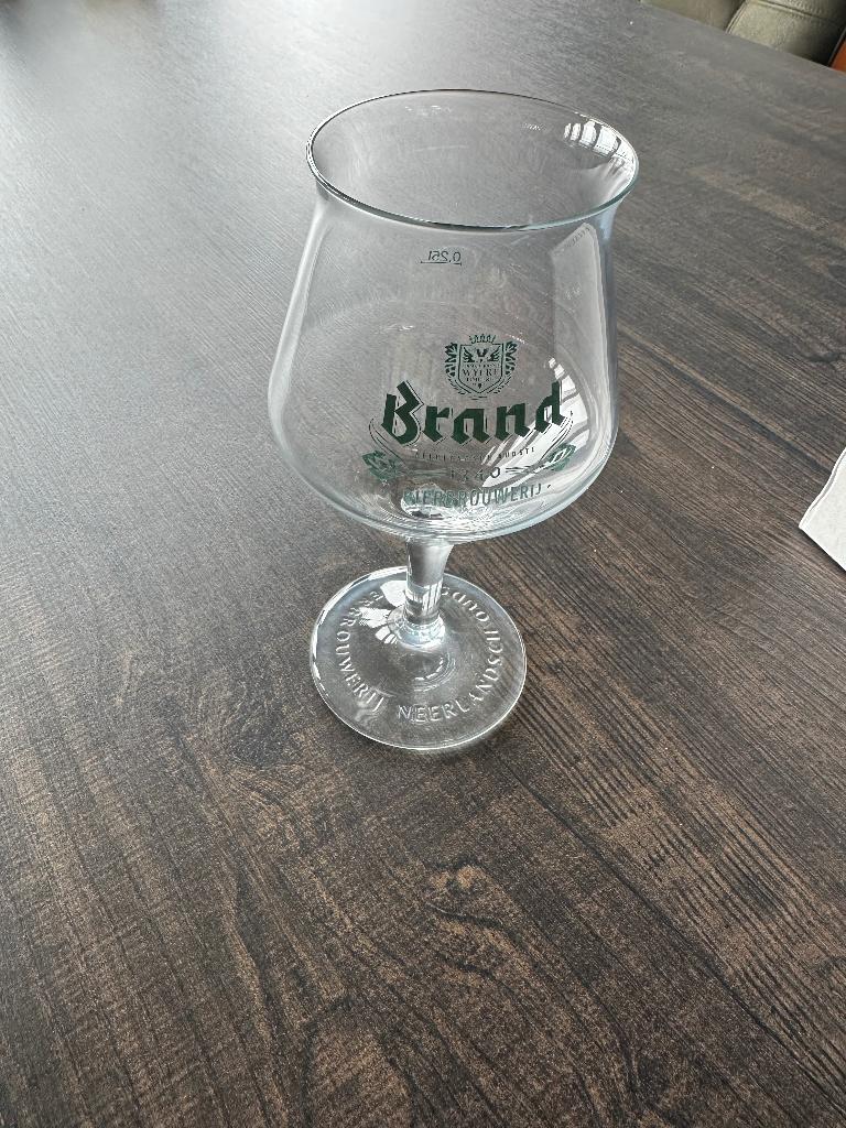 4 dozen brand speciaalbier glazen, Ophalen, Gebruikt, Bierglas