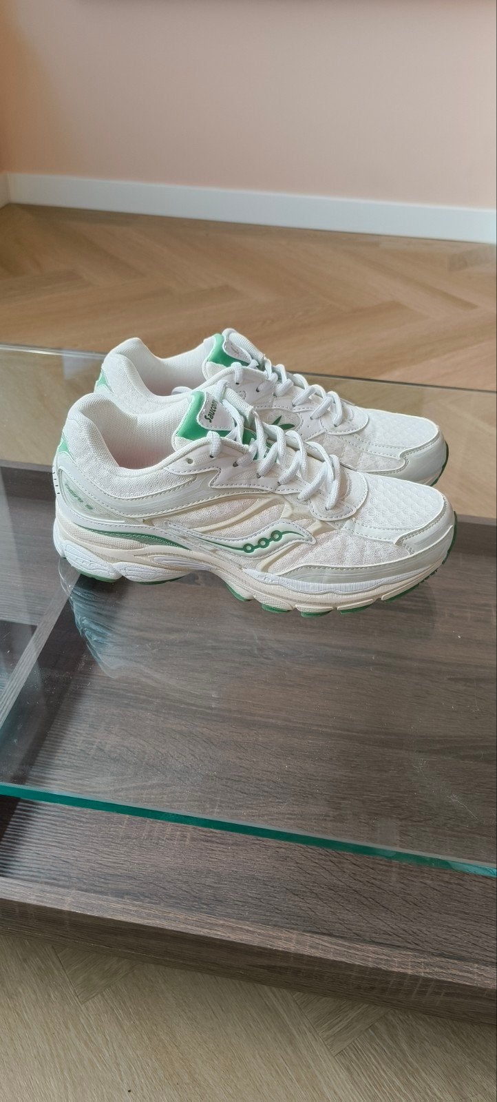 Saucony Progrid Omni 9 "Olive Branch" x End. Clothing - EU44, Wit, Ophalen of Verzenden, Zo goed als nieuw, Saucony