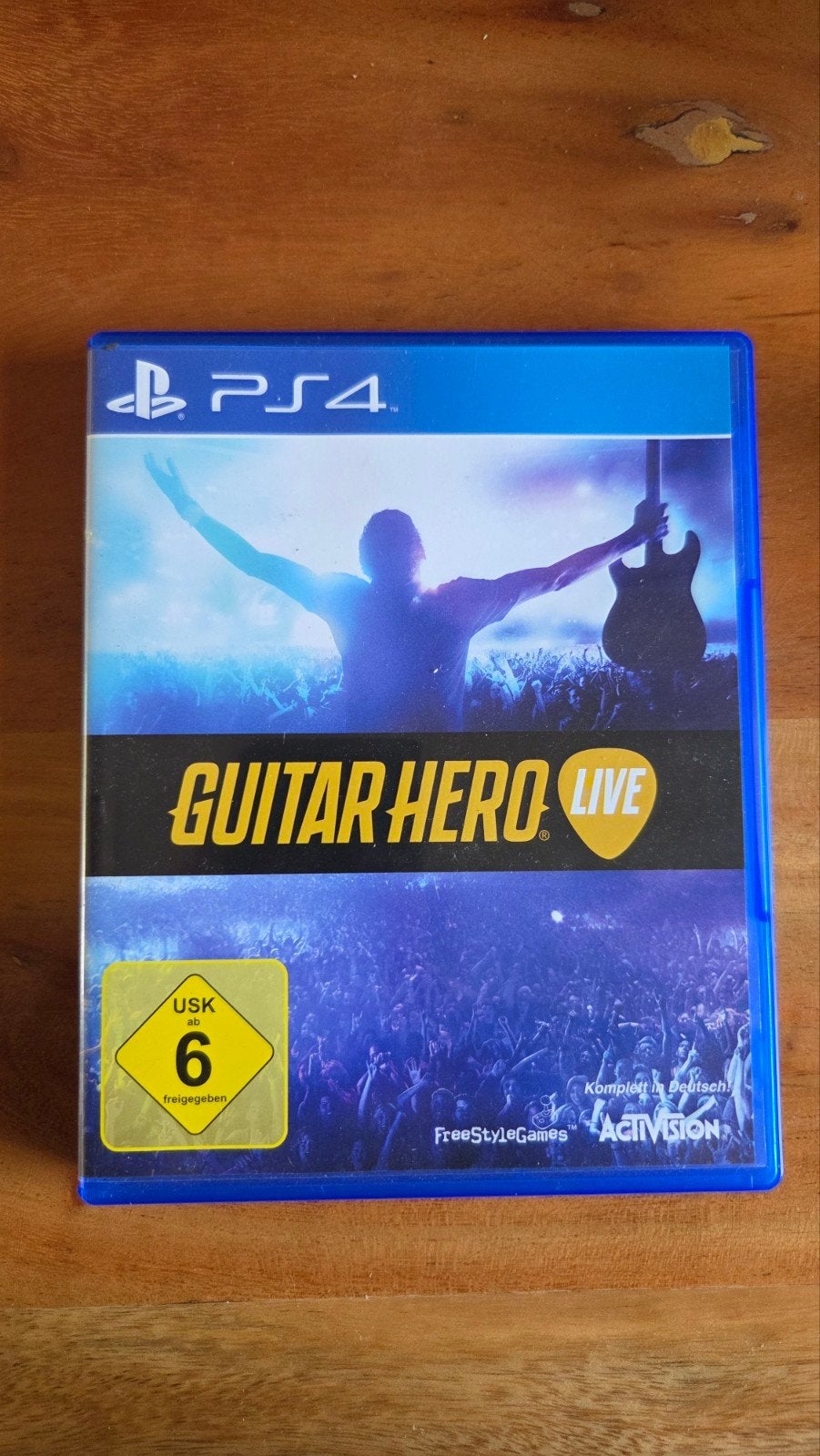 Guitar Hero Live PS4 met gitaarcontroller, Muziek, 2 spelers, Ophalen of Verzenden, Zo goed als nieuw