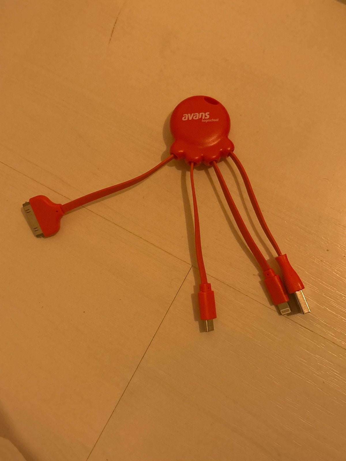 Avans 4-in-1 USB-oplaadkabel, Ophalen of Verzenden, Gebruikt