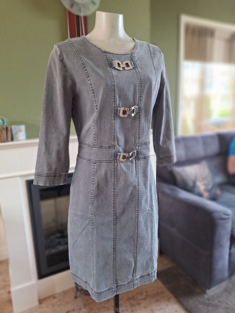 Caroline Biss grijze spijker jurk 42, Kleding | Dames, Jurken, Verzenden, Maat 42/44 (L), Zo goed als nieuw, Knielengte