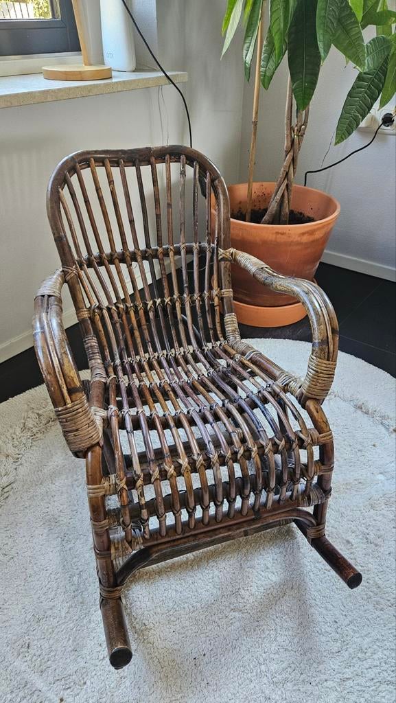 Rotan kinder schommelstoel - In goede staat, Ophalen, Zo goed als nieuw, Bruin, Eén