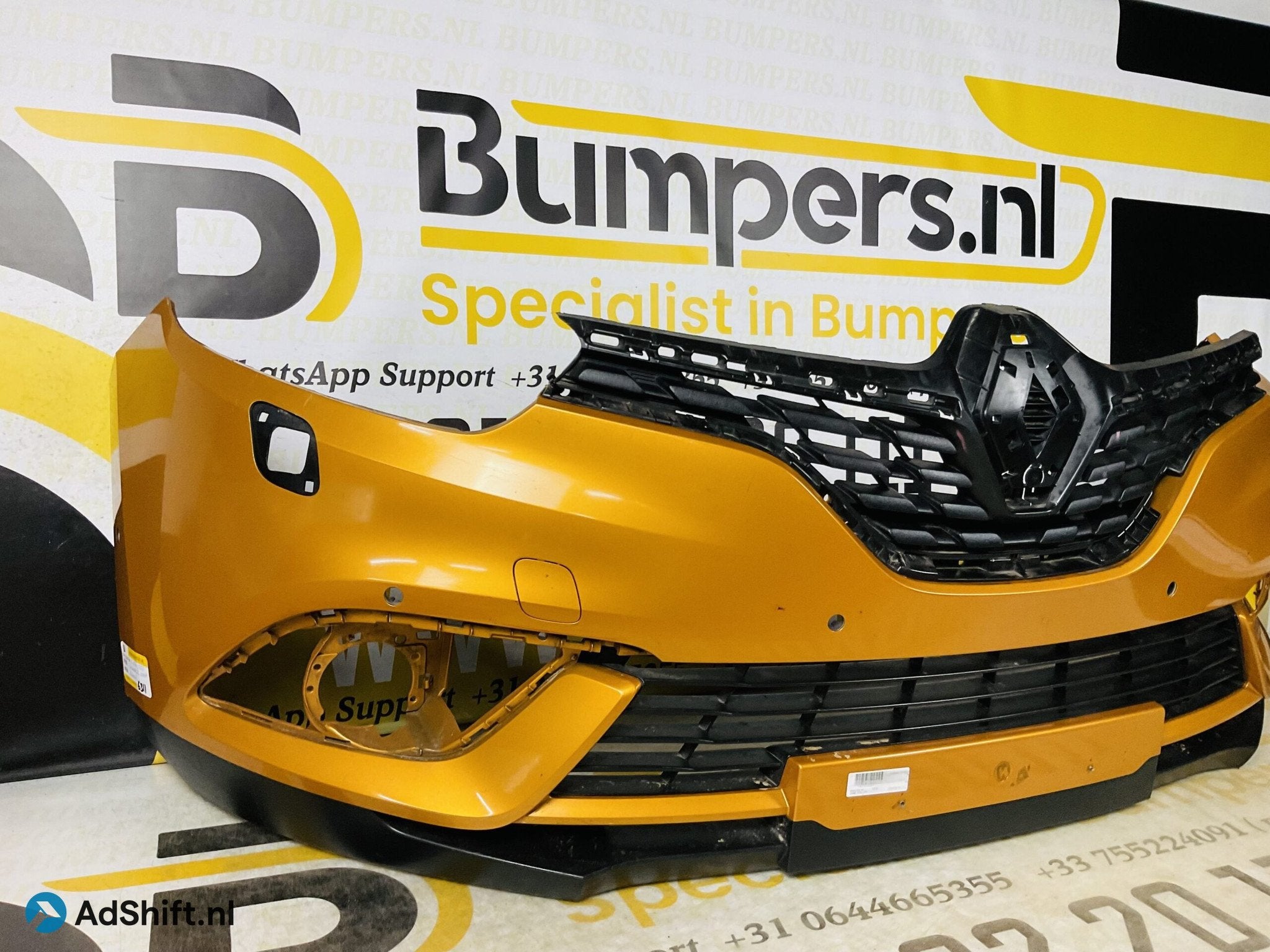 BUMPER Renault Scenic 4 + Grill VOORBUMPER 2-F6-6311z, Auto-onderdelen, Bumper