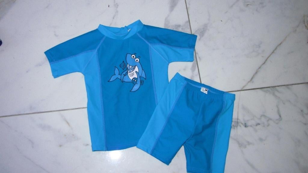 98 HAAIEN zwemtenue zwempak zonnewerend SOLAIT, Kinderen en Baby's, Kinderkleding | Maat 98, Verzenden, Zo goed als nieuw, Jongen