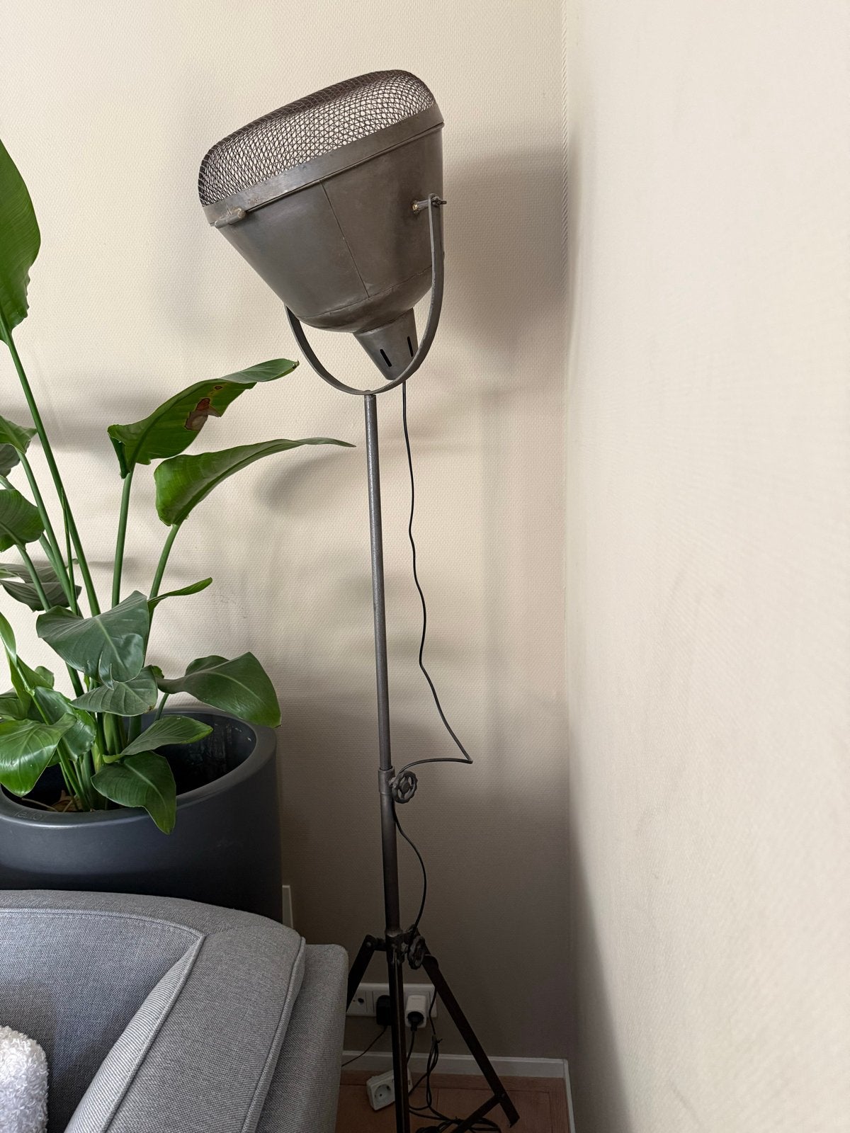Grote Industriële Vloerlamp - 192 cm hoog, Ophalen, E27 (groot), Zo goed als nieuw, Metaal