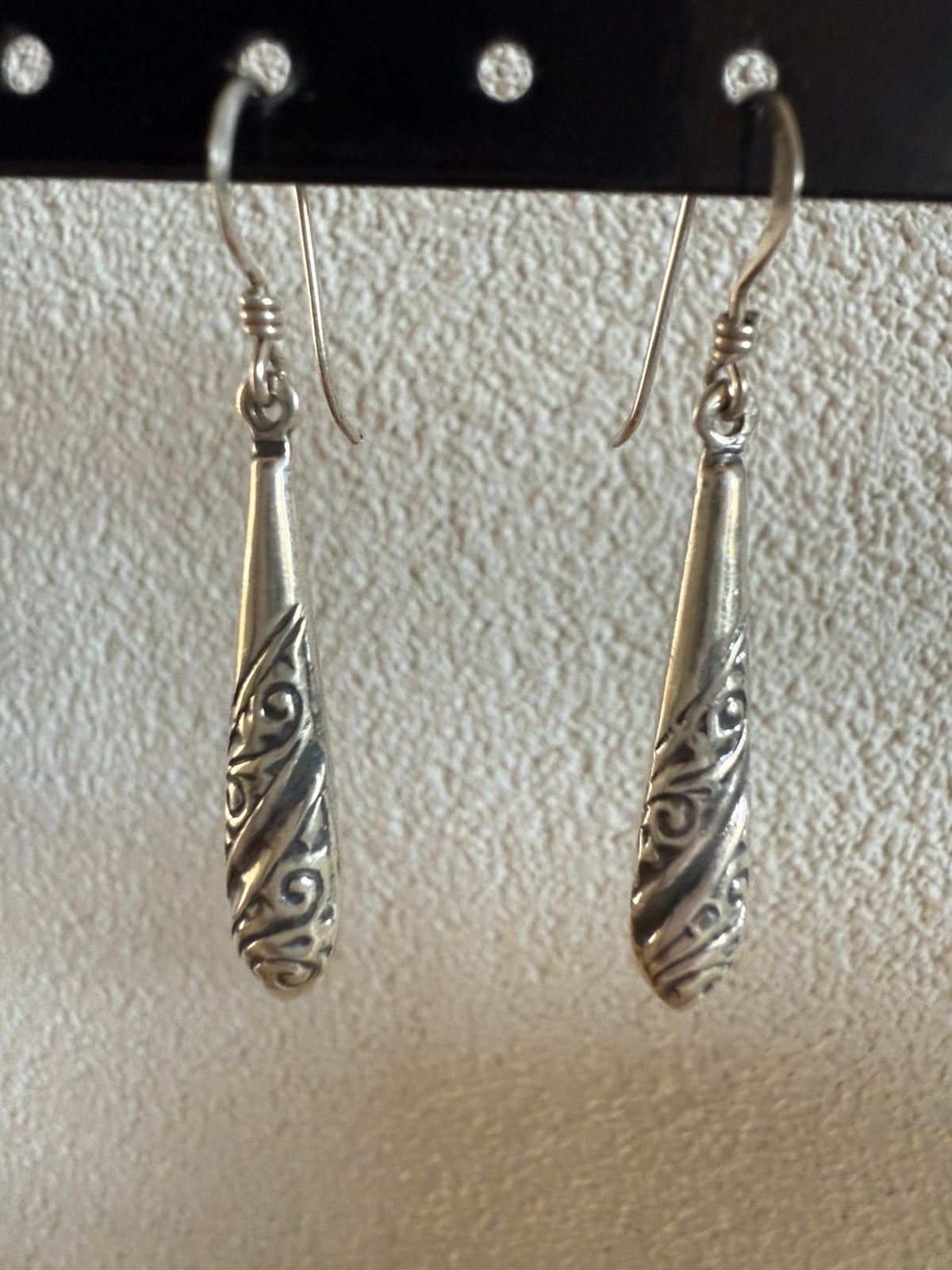 R292/Zilveren Vintage Gegraveerde oorbellen, Sieraden, Tassen en Uiterlijk, Oorbellen, Gebruikt, Verzenden, X, Zilver