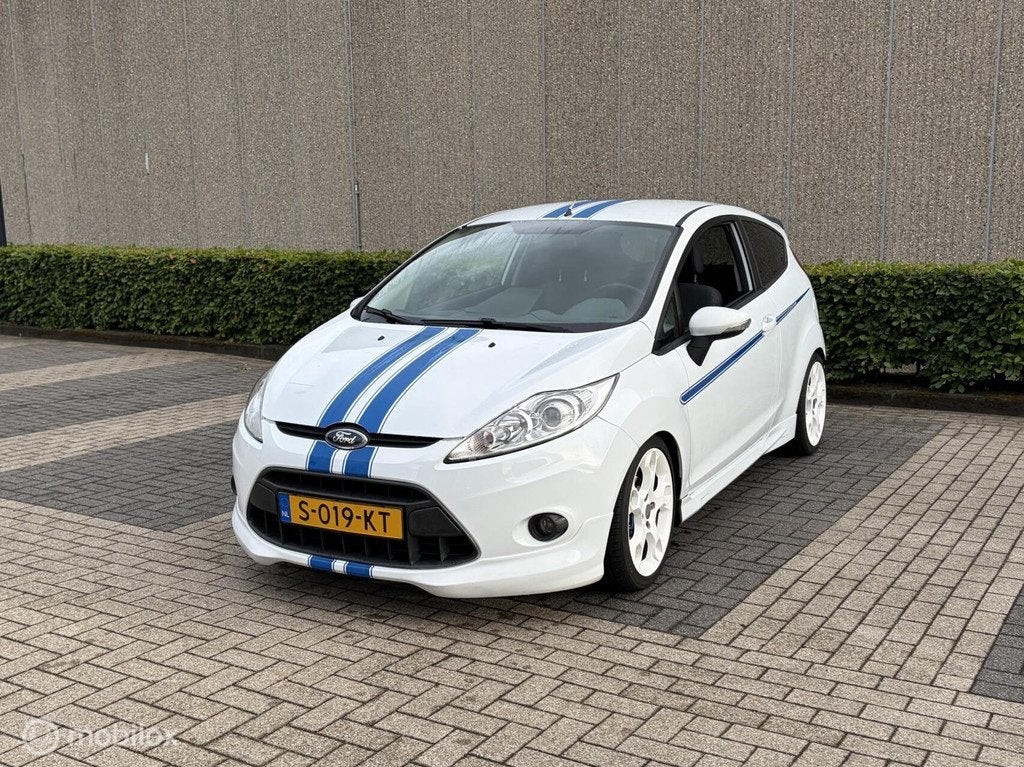 Ford Fiesta 1.6 Sport | CarPlay | Goed onderhouden | Uniek, Auto's, 1596 cc, 31 €/maand, 4 cilinders, Wit