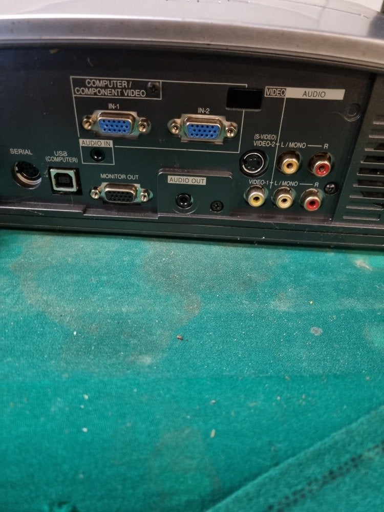 beamer projector mitsubishi model xd400u, Ophalen of Verzenden, 'T Olde Gre-j, Info@toldegrej.nl, Endepoelstraat 20f Didam