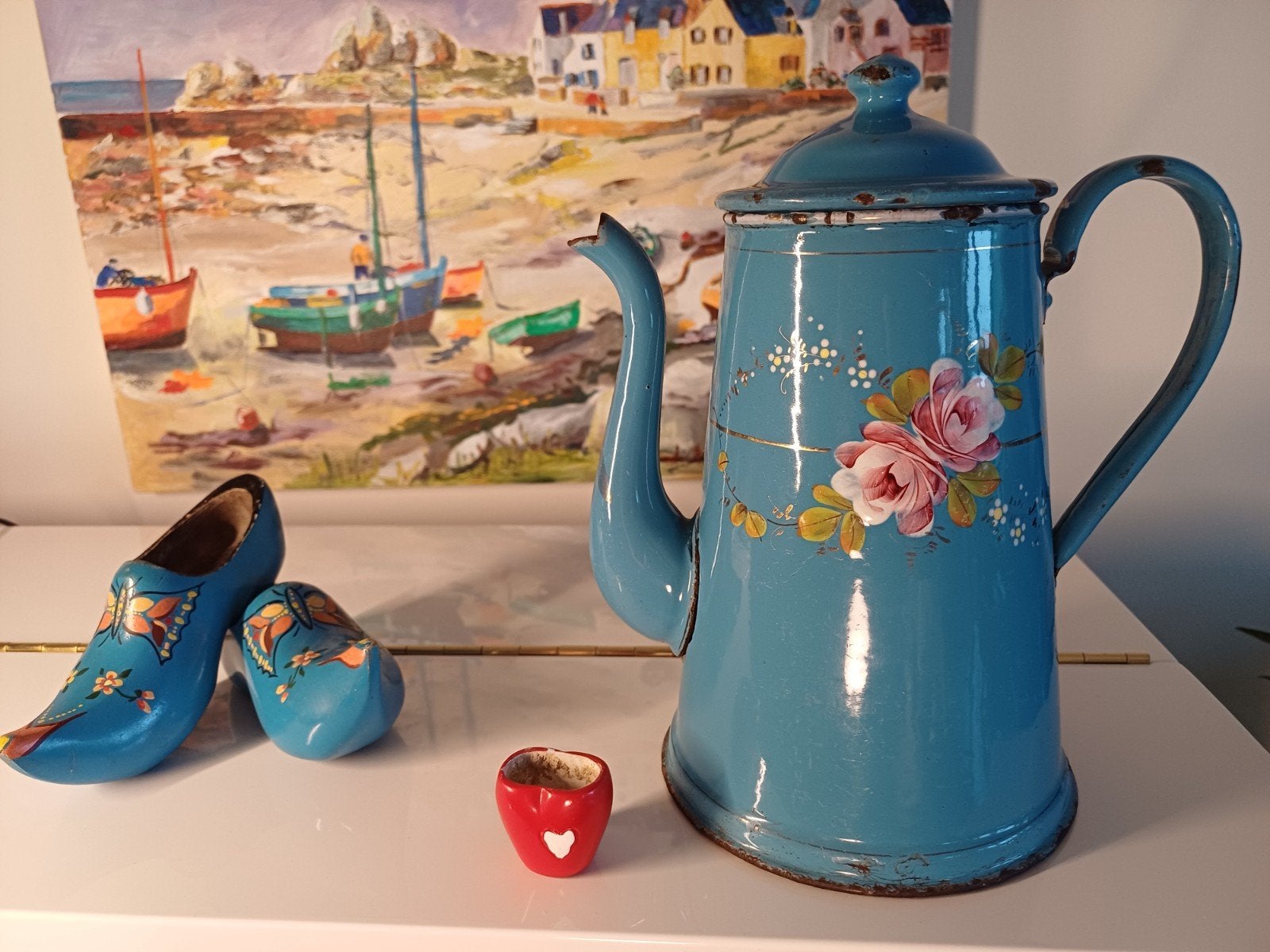 Blauwe Franse koffiepot met dik opgelegde roosjes, Ophalen of Verzenden