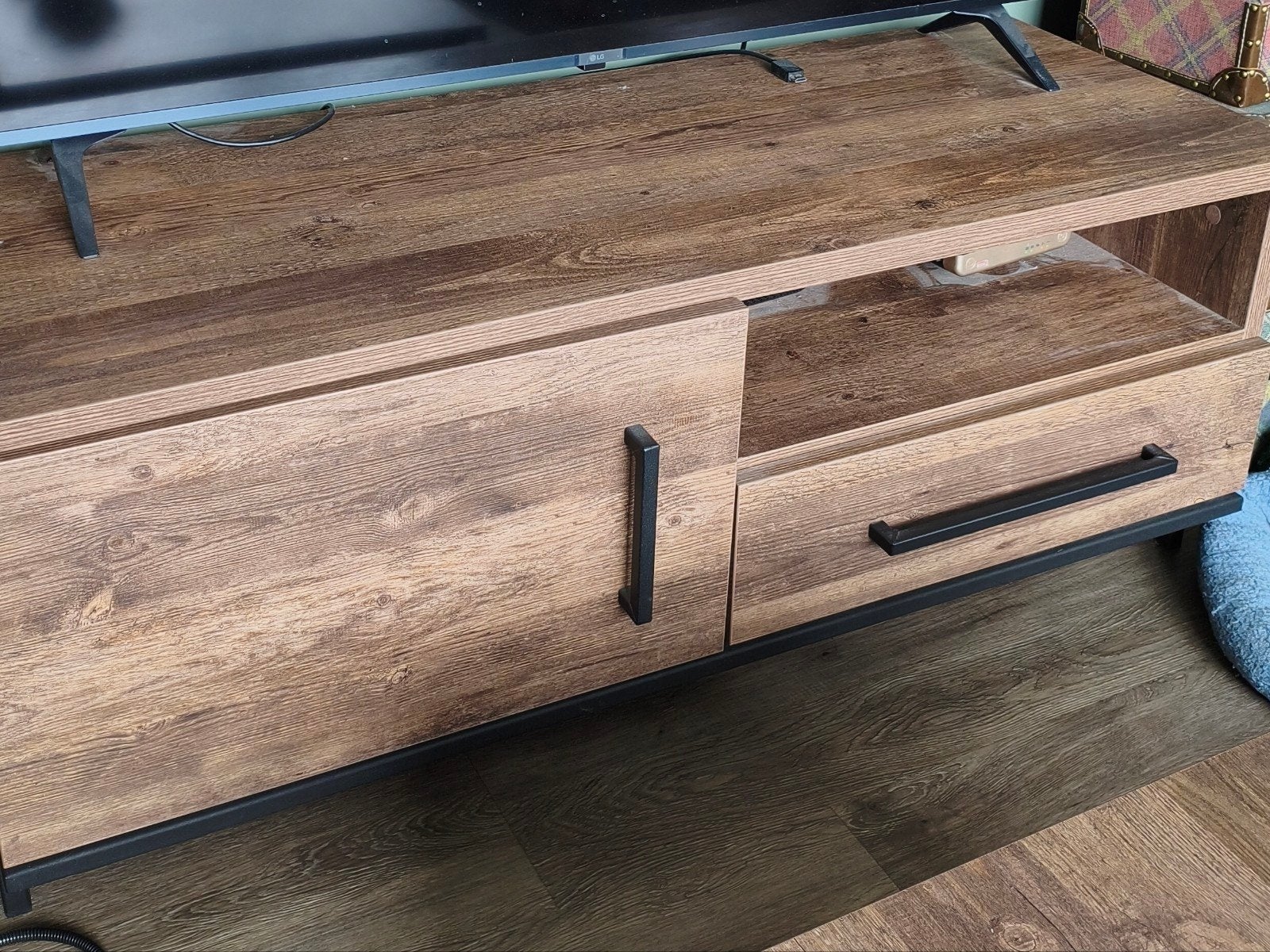 Van Bommel TV meubel - 126x48x51 cm - Zo goed als nieuw, Ophalen